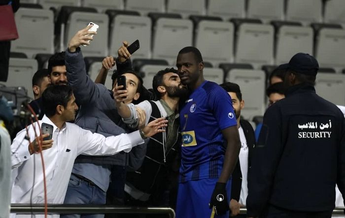 پیشنهاد وسوسهانگیز اماراتیها به شیخ استقلال!