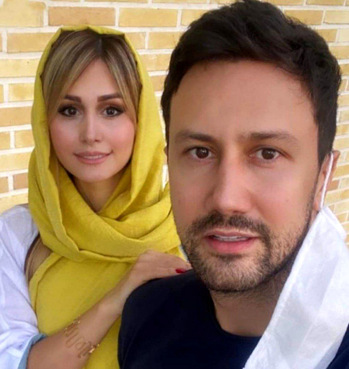 رفتار جنجالی همسر شاهرخ استخری در لایو +فیلم18+