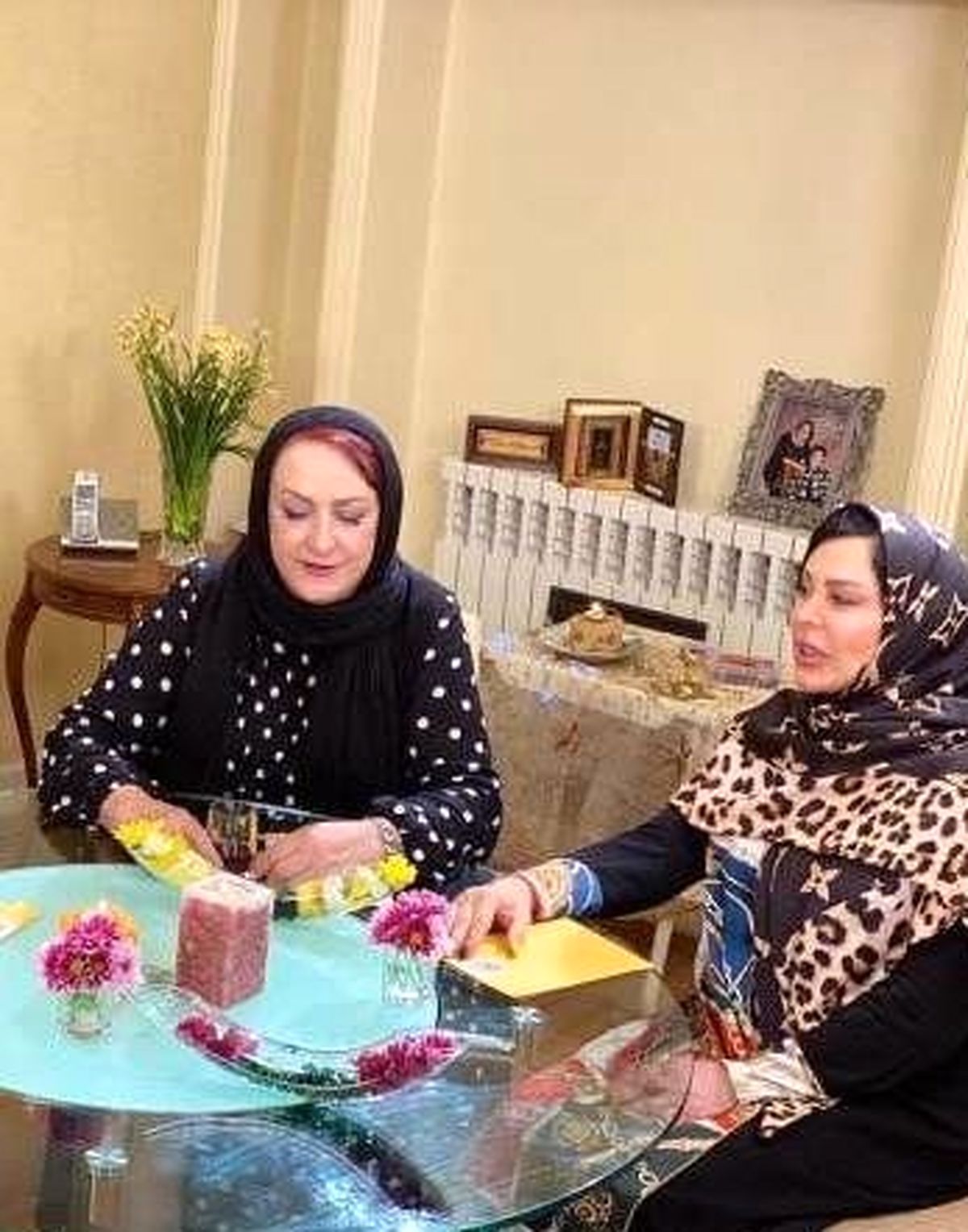 بی احترامی مریم امیرجلالی به فلور نظری در برنامه زنده!+فیلم