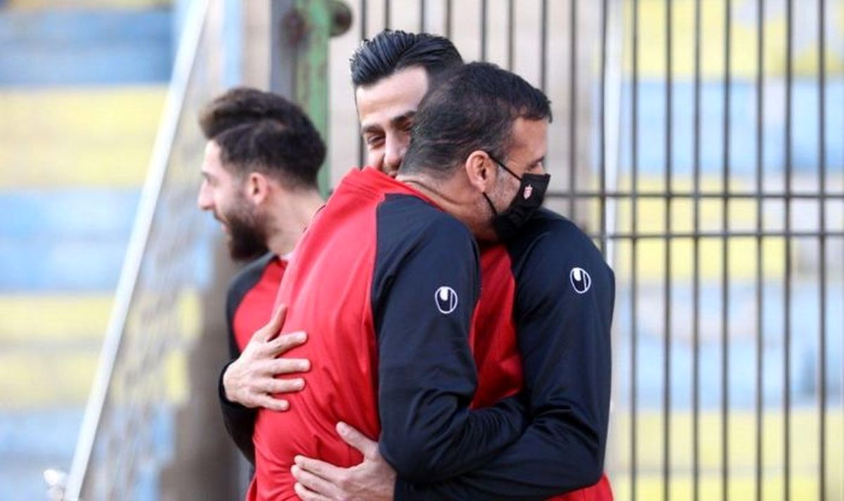 سید جلال جانشیناش را در آغوش گرفت