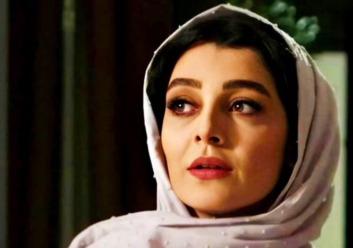 اخبار سلبریتی ها:ساره بیات وسط کار خوابش برد؛عکس لباس جنجالی ساره