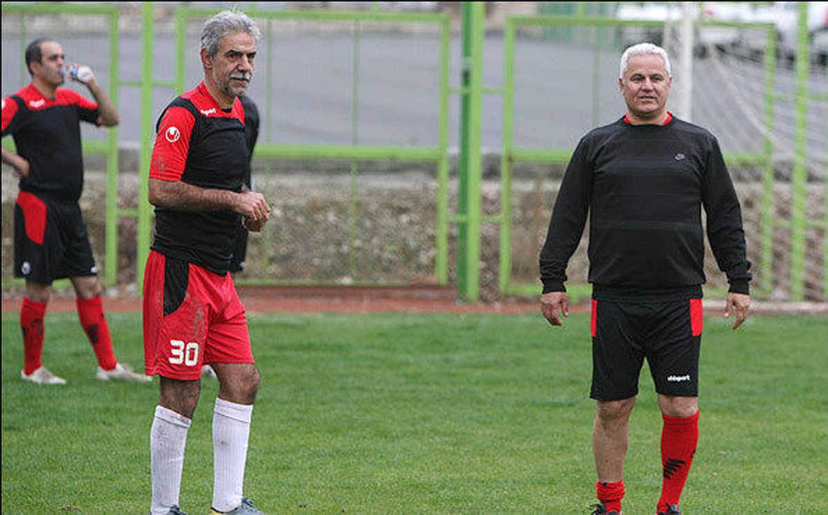 فنونیزاده:نکونام هر وقت فینالیست آسیا شد حرف بزند