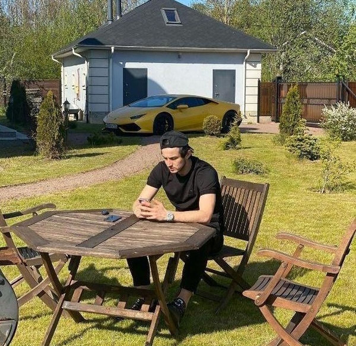 جت شخصی و زندگی سوپر لاکچری سردار آزمون در خارج + عاشقانه های سردار و نامزدش