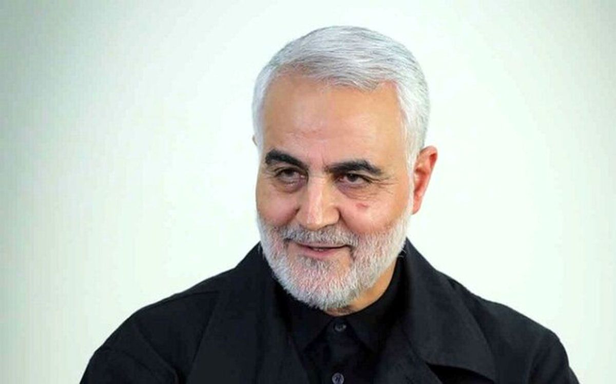 فیلم دیده نشده از لحظه انتقال پیکر شهید سردار سلیمانی به ایران